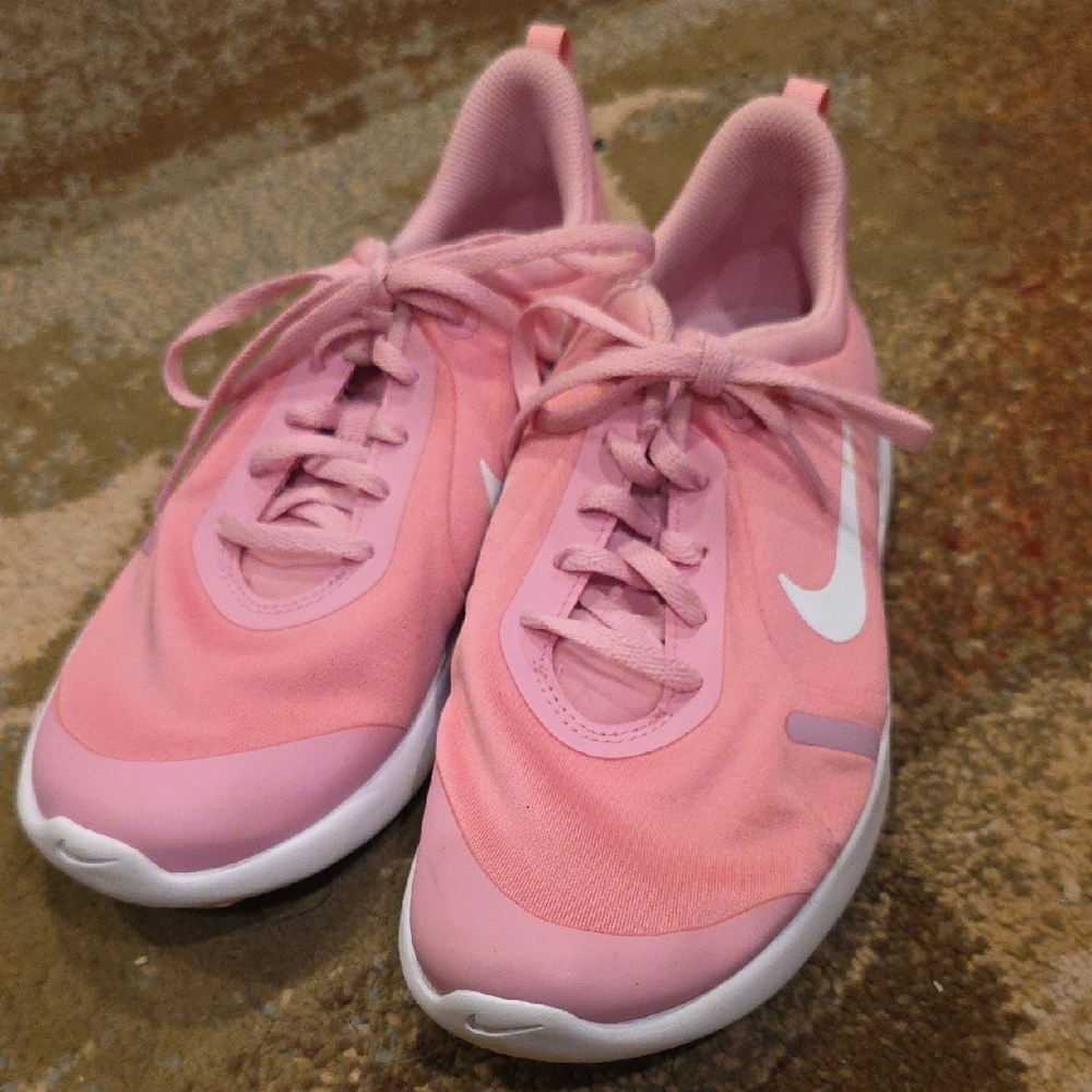 Nike Women's Pink and White Athletic Shoes